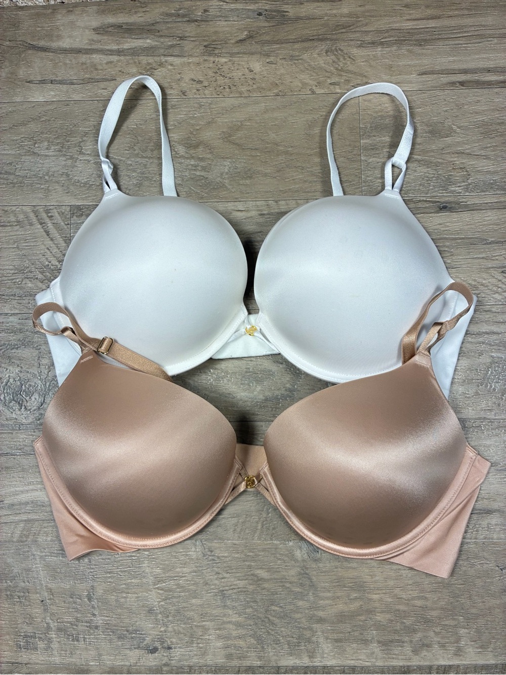 Victoria Secret 2 Satin Bombshell Plunge Push Up Add 2 Cups Bras